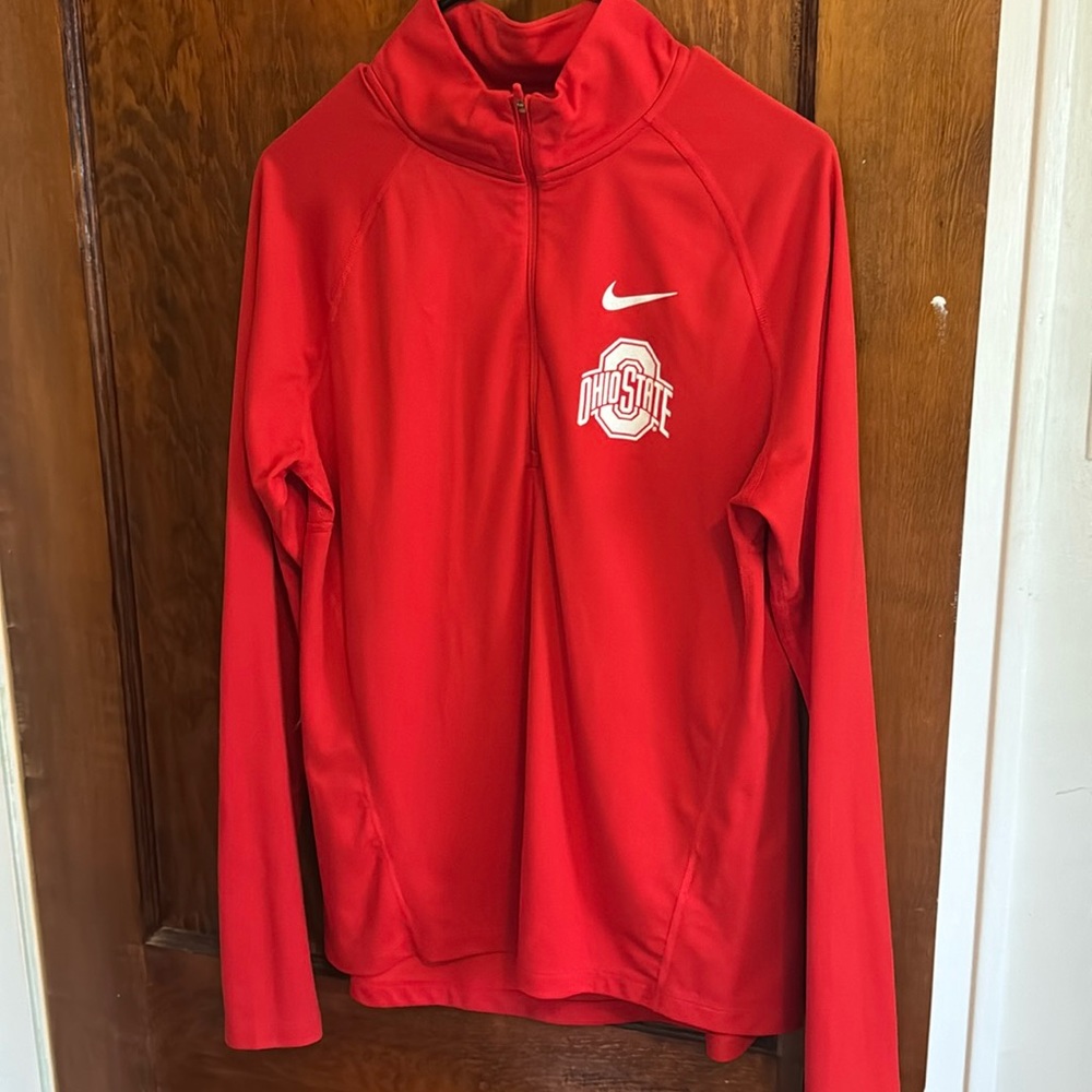 Red Ohio State Nike pullover. Size M.